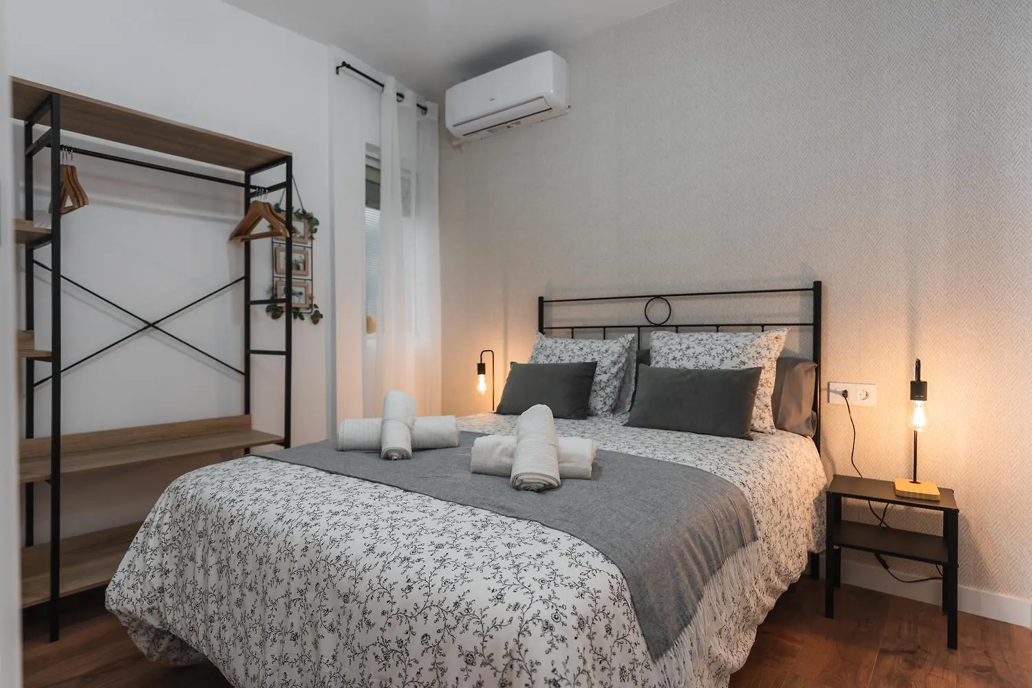 Tuguest Placeta Silleria 格拉纳达